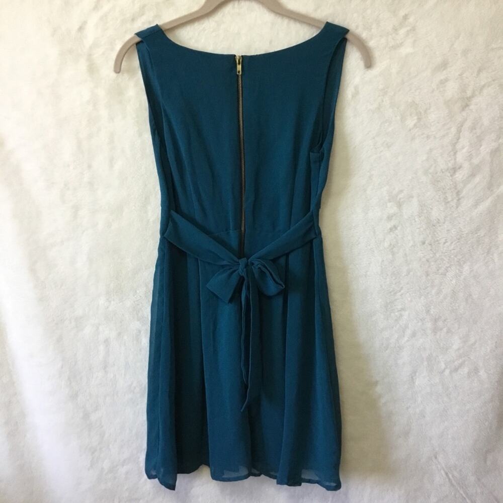 Emerald Sundae Green Sleeveless Dress - Picture 5 of 11